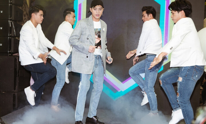 Noo Phước Thịnh xuất hiện tiều tụy, hủy hàng loạt show giữa ồn ào bị nhạc sĩ Mỹ kiện