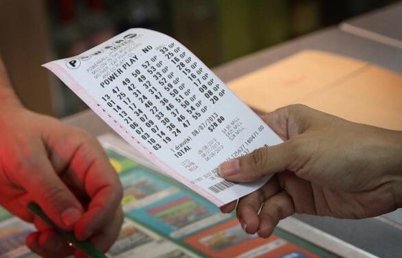 Bất ngờ tìm được tờ vé số trúng 23 tỷ đồng sắp hết hạn bỏ quên trong ví