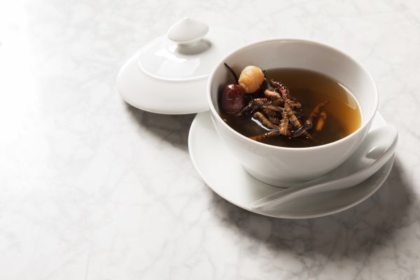 Hé lộ thành phần bát súp đông trùng hạ thảo có giá hơn 15 triệu đồng