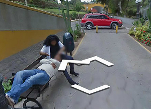 Phát hiện vợ vuốt ve người đàn ông khác khi đang dò đường trên google maps