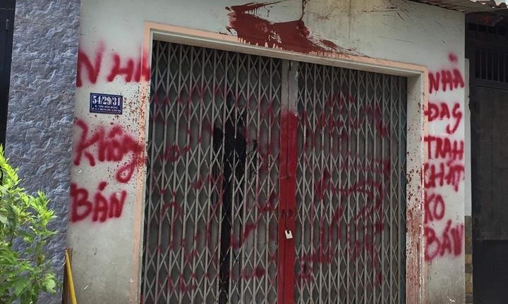 Sơn lại nhà, lắp camera bảo vệ cô giáo viết đơn “cầu xin” xã hội đen