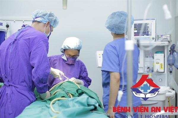 Chuyên gia đầu ngành chia sẻ về phương pháp cắt amidan tốt nhất hiện nay