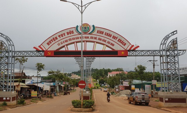 Một cán bộ ở Đắk Nông bị cách chức vì quan hệ bất chính