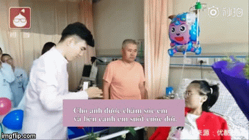 Rớt nước mắt chứng kiến chàng trai cầu hôn bạn gái ung thư giai đoạn cuối ngay trên giường bệnh