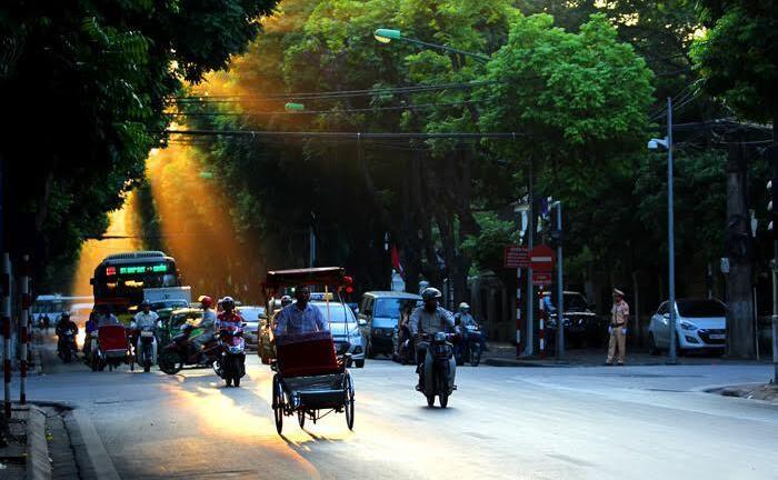 Dự báo thời tiết 21/10: Hà Nội tăng nhiệt, Nam Bộ có mưa rào và dông
