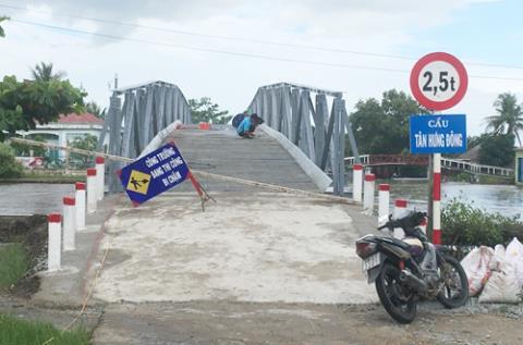 Cà Mau: Nghi án sát hại bạn gái rồi uống thuốc sâu tự tử