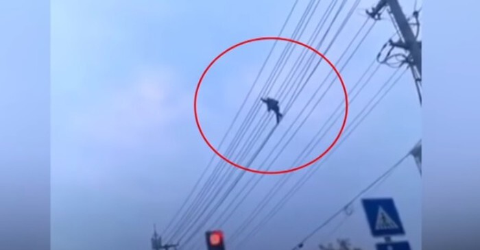 Video: Thót tim người đàn ông say rượu 