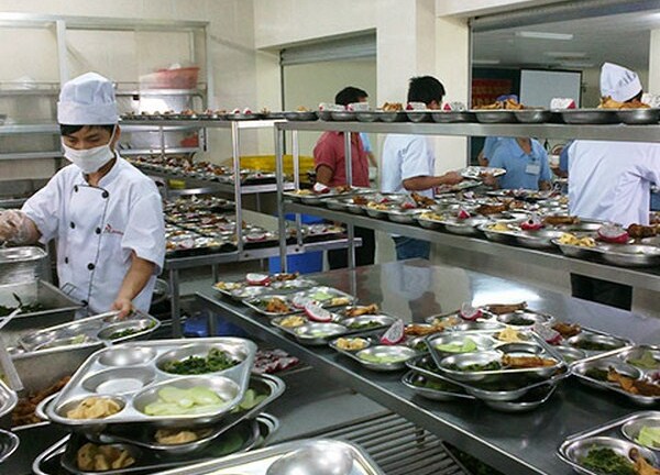 TP.HCM: Tổng kiểm tra an toàn thực phẩm tại các bếp ăn trường học