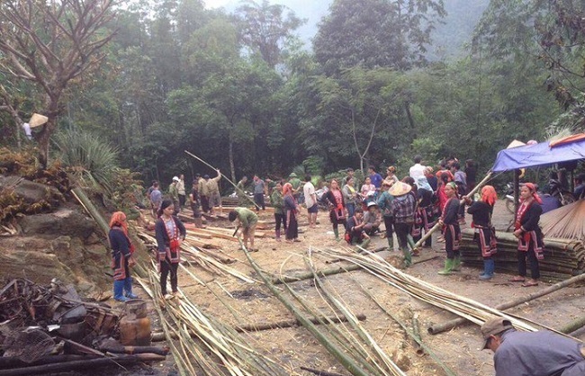 Hà Giang: Bật lửa phát nổ, cả ngôi nhà bùng cháy dữ dội