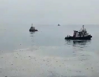 Video mảnh vỡ máy bay của máy bay Indonesia chở 188 người trôi nổi trên biển