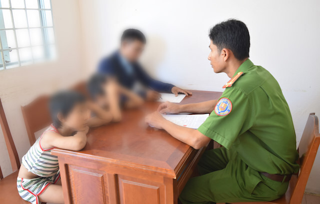 Hai anh em ruột 7 và 9 tuổi gây ra 25 vụ trộm