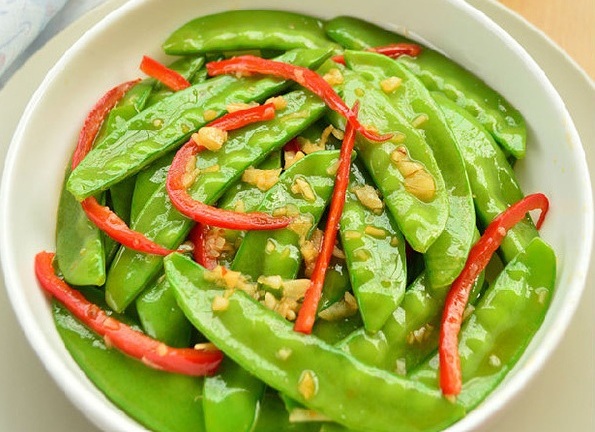 Món ngon mỗi ngày: Đậu hà lan xào ớt đơn giản cho bữa tối