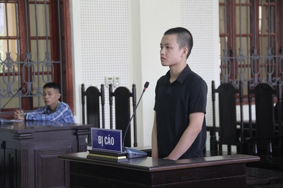 Anh ruột vẫn trốn truy nã, em trai 16 tuổi lĩnh 3 năm tù vì tội giết người