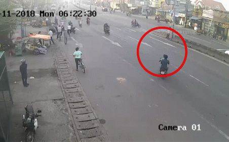 Clip: Chạy cắt sang đường đầy ngẫu hứng, hai thanh niên gặp nạn ở ngã ba tử thần