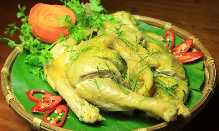 Món ngon mỗi ngày: Gà hấp muối sả bằng nồi cơm điện tiện lợi vô cùng