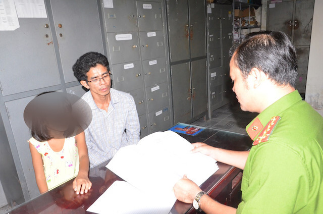 Điều tra vụ cha ruột thuê giang hồ 50 triệu đồng bắt con gái 7 tuổi