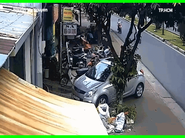 Video: Bị phát hiện, trộm bỏ lại 