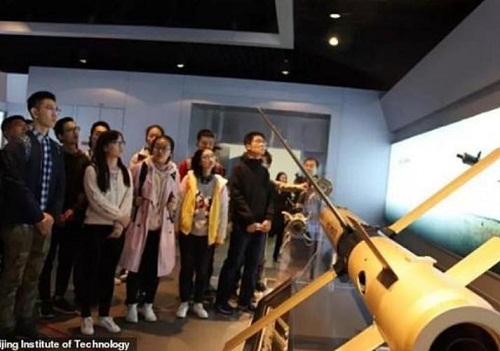 Trung Quốc tuyển nhân tài để nghiên cứu chế tạo vũ khí thông minh