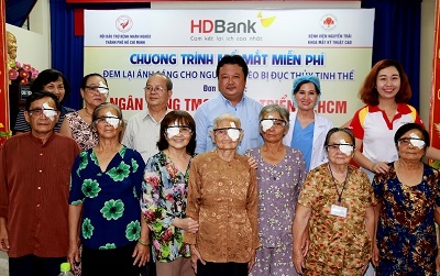 350 bệnh nhân tìm lại được ánh sáng