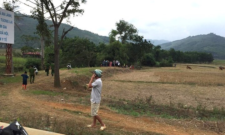 Điều tra vụ thi thể nam thanh niên nổi dưới suối ở Thanh Hóa