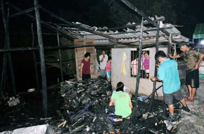 Bé gái bại liệt tử vong trong căn nhà bốc cháy ở miền Tây