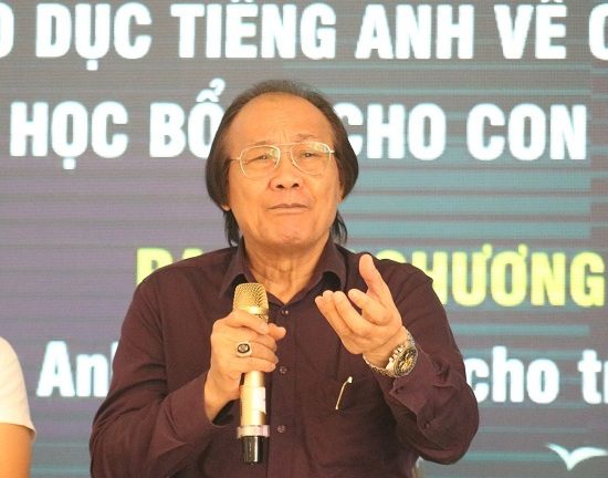 Trao tặng học bổng 1 tỷ đồng cho con em gia đình chính sách