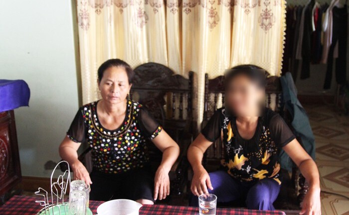 Trở về sau 7 năm bị bán sang Trung Quốc, người phụ nữ hóa điên cả ngày đi tìm con
