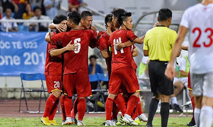 Video: Công Phượng, Anh Đức tỏa sáng, lạnh lùng hạ gục Malaysia