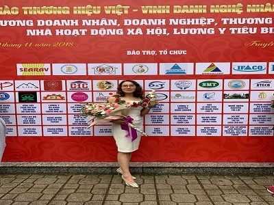 Nữ doanh nhân 8X có thu nhập “cực khủng” nhờ kinh doanh mỹ phẩm online