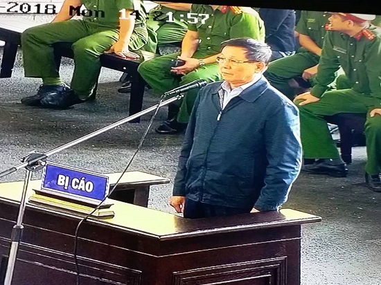 Xét xử đường dây đánh bạc nghìn tỷ: Ông Phan Văn Vĩnh tỏ ra day dứt, thừa nhận sai lầm