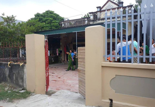 Thanh Hóa: Truy bắt nhóm côn đồ gọi người ra cổng phòng trọ rồi chém chết