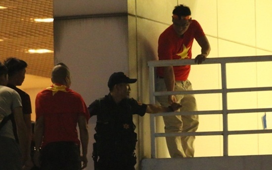 Chính thức sa thải nhân viên an ninh cho người không vé vào sân Mỹ Đình