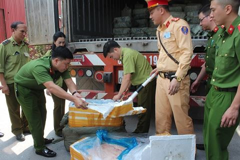 Thu giữ hơn 10 tấn nầm lợn không rõ nguồn gốc