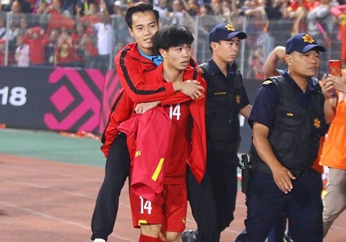 Bầu Đức muốn đưa Văn Toàn sang Hàn Quốc phẫu thuật