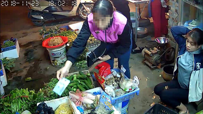 Tin tức đời sống mới nhất ngày 28/11/2018: Rút lưỡi dao dài hơn 10 cm ra khỏi lồng ngực bệnh nhân