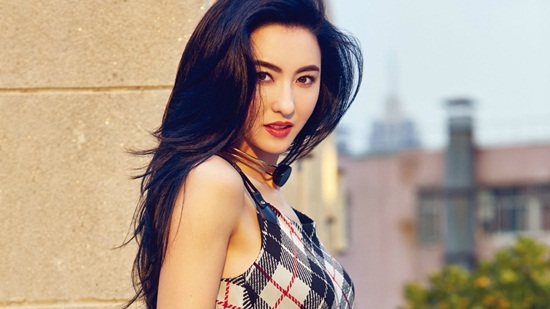 Trương Bá Chi bí mật sinh con cho triệu phú 65 tuổi, cả Cbiz choáng váng