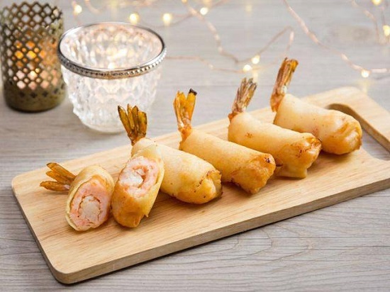 Món ngon mỗi ngày: Chả giò nhân tôm vàng ươm, giòn rụm nhìn là thèm