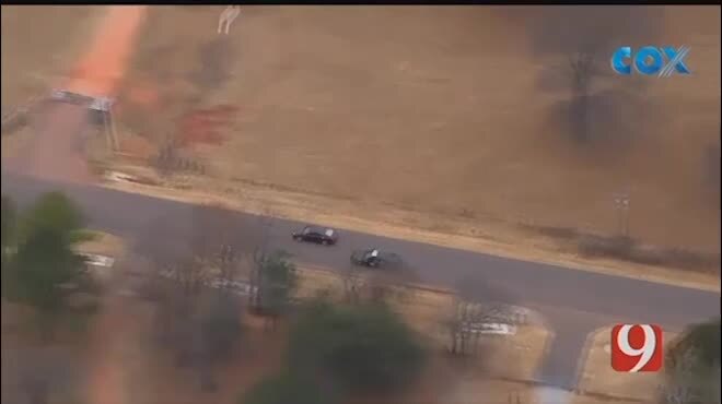 Video: Cảnh sát Mỹ rượt đuổi nghi phạm như phim hành động, tốc độ lên tới 193km/h