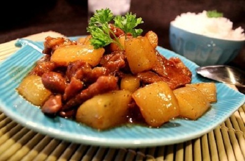 Món ngon mỗi ngày: Thịt ba chỉ kho su hào ngon miễn chê