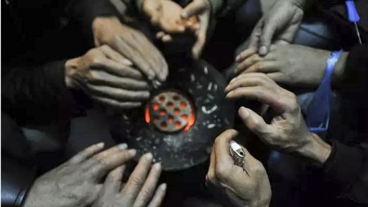 Trung Quốc: Bắt giam những người đốt than sưởi ấm