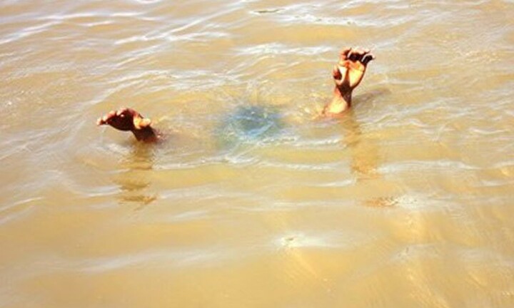 Chỉ 10 phút bất cẩn, bé trai 2 tuổi chết đuối thương tâm trong giờ học