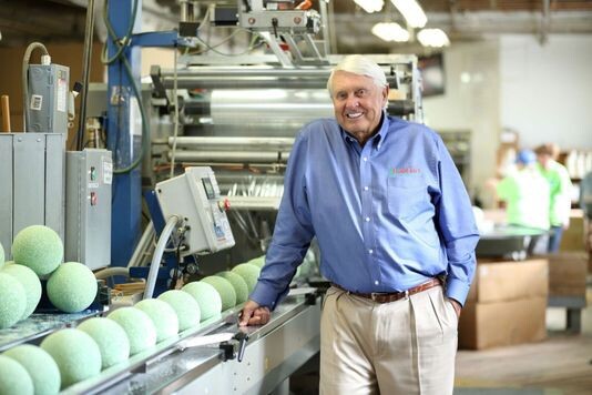 Cận kề Giáng sinh, chủ doanh nghiệp quyết “bạo chi” thưởng cho nhân viên gần 100 tỷ đồng