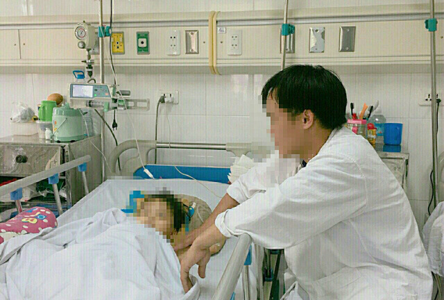 Đi học về, bé gái 4 tuổi ở Bắc Giang bị ô tô cán đa chấn thương