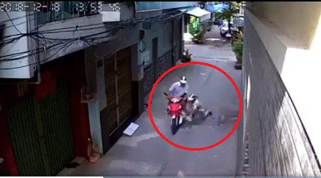 Đối tượng giả làm khách hàng để cướp xe máy của bác xe ôm già khai gì?