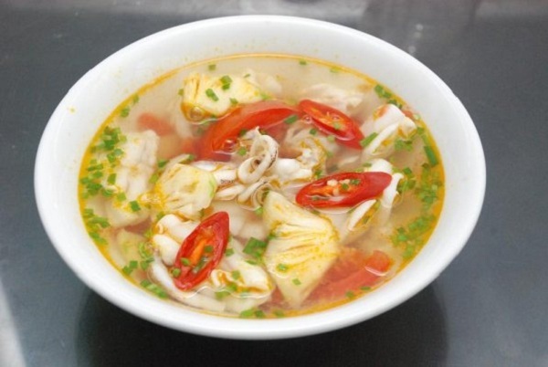 Món ngon mỗi ngày: Canh mực nấu dứa ngọt thơm hấp dẫn