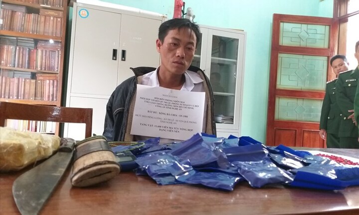 Bắt 8X người Mông vận chuyển gần 12 nghìn viên ma túy tổng hợp