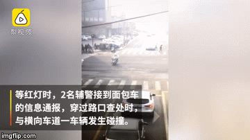 Video: Vượt đèn đỏ lúc truy đuổi tội phạm, 2 cảnh sát bị ô tô tông văng giữa giao lộ