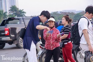 Video: Phe vé ế dài, sân Mỹ Đình vắng vẻ trận Việt Nam gặp CHDCND Triều Tiên