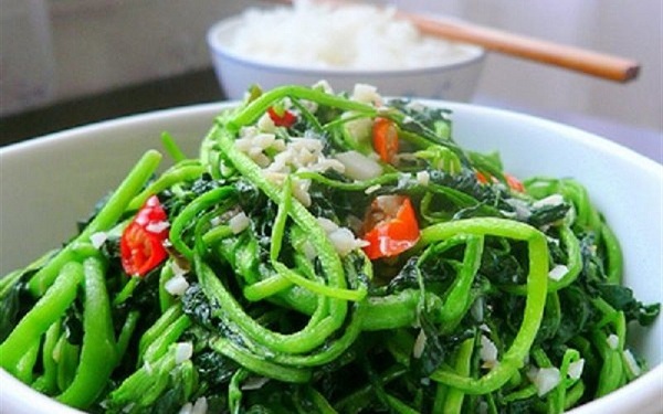 Món ngon mỗi ngày: Giòn ngon cải xoong xào tỏi