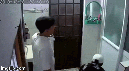 Truy bắt nhóm côn đồ xông vào quán cà phê chém gục nam thanh niên